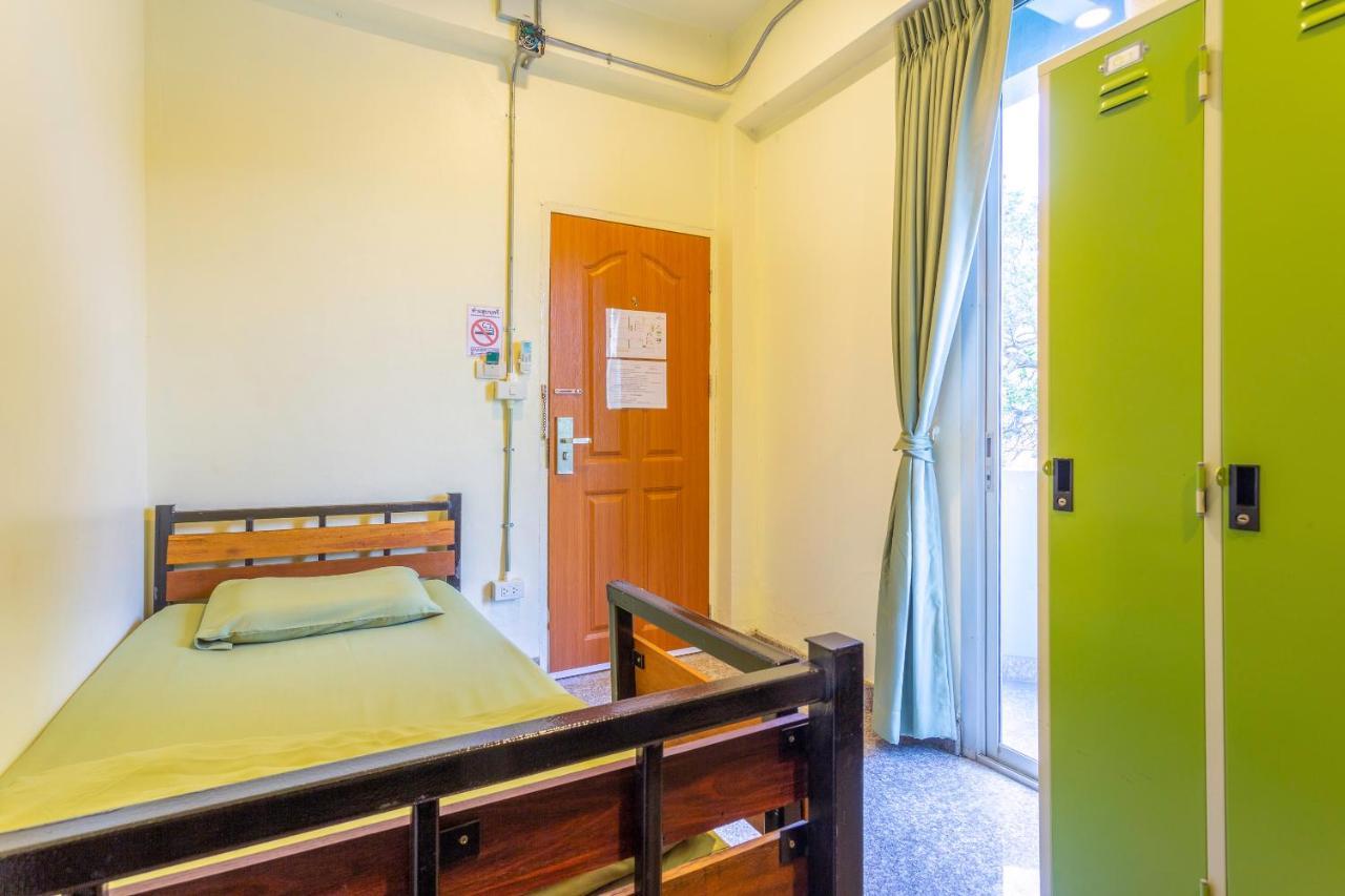 Oyo 928 Leaf Hostel Chiang Mai Zewnętrze zdjęcie